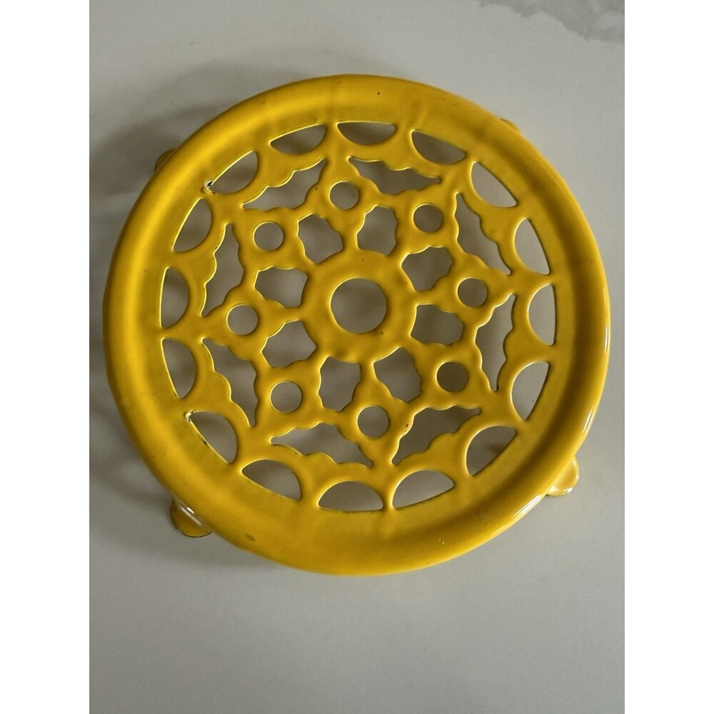 Vintage Yellow Enamel Coated Metal Trivet 8“ Diameter On Top, 9” With Feet